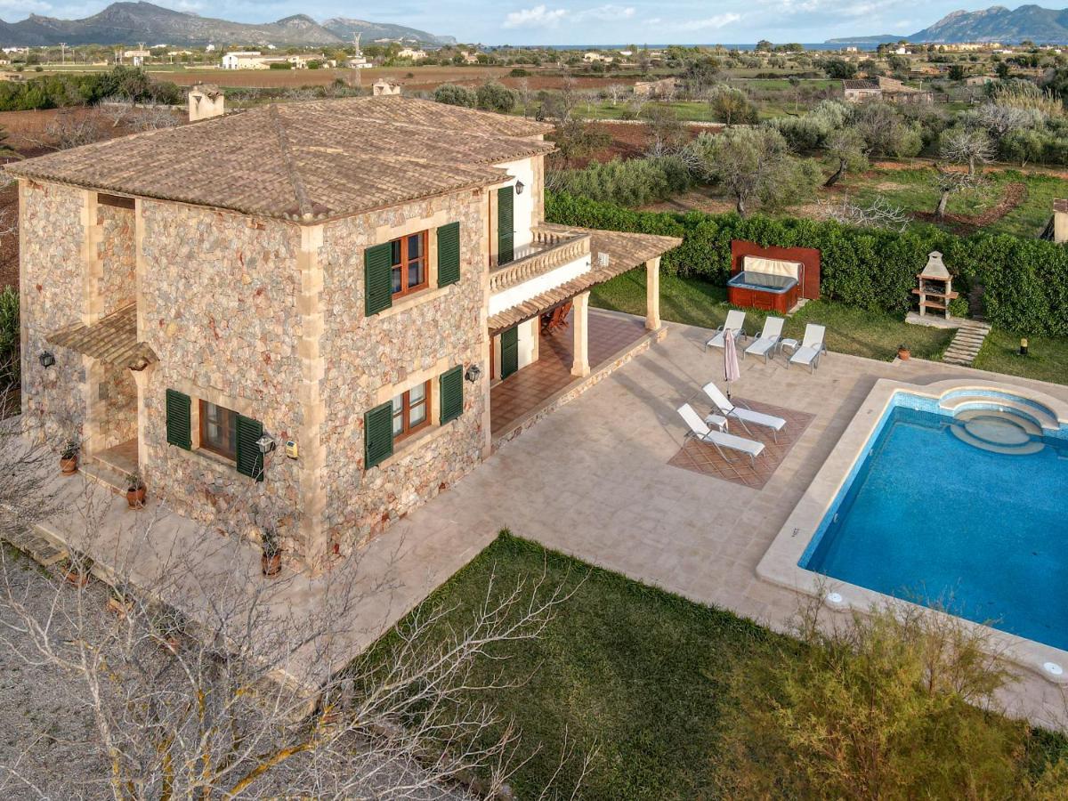 Villa Canaveret By Homevillas360